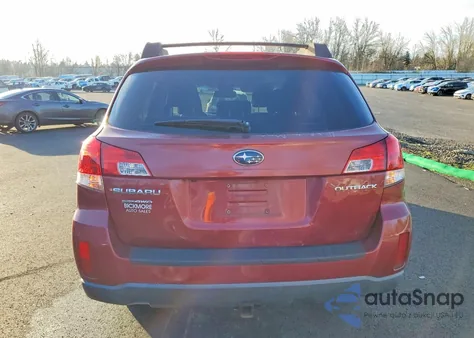 2013 Subaru Outback 2.5I Premium z USA, uszkodzony, nr VIN 4S4BRCGC4D3275693